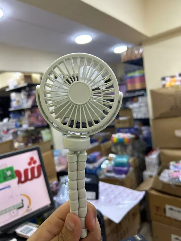 مروحة بحامل ثلاثى - يد شاموه